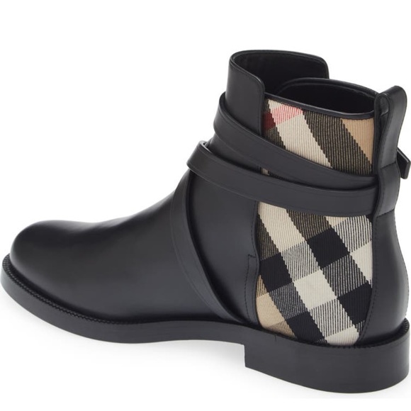 Burberry - Picture 2 of 3